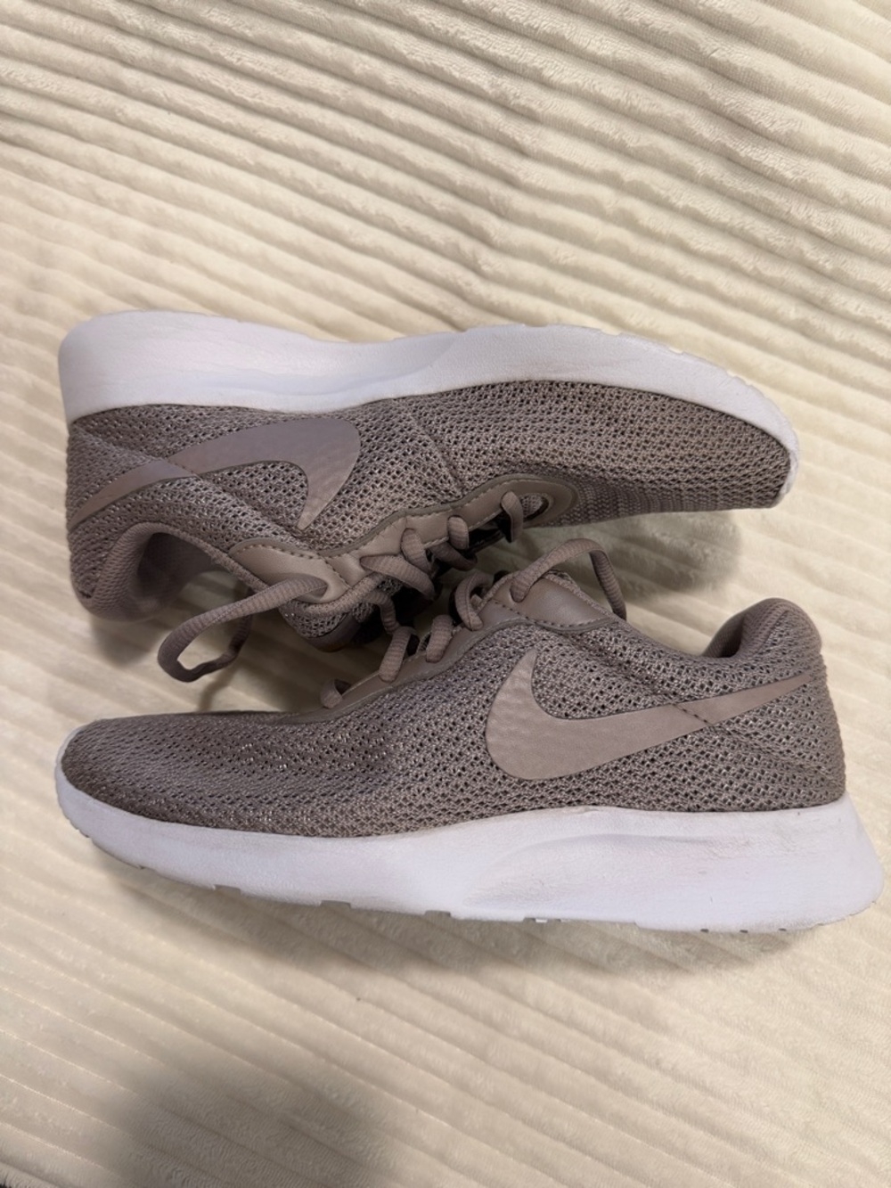 Nike Tanjun Amethyst Ash/white sneaker - Picture 3 of 5